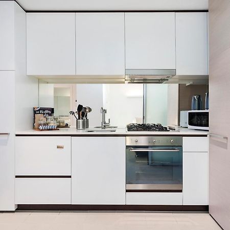 Complete Host Leopold Apartments Melbourne Bagian luar foto