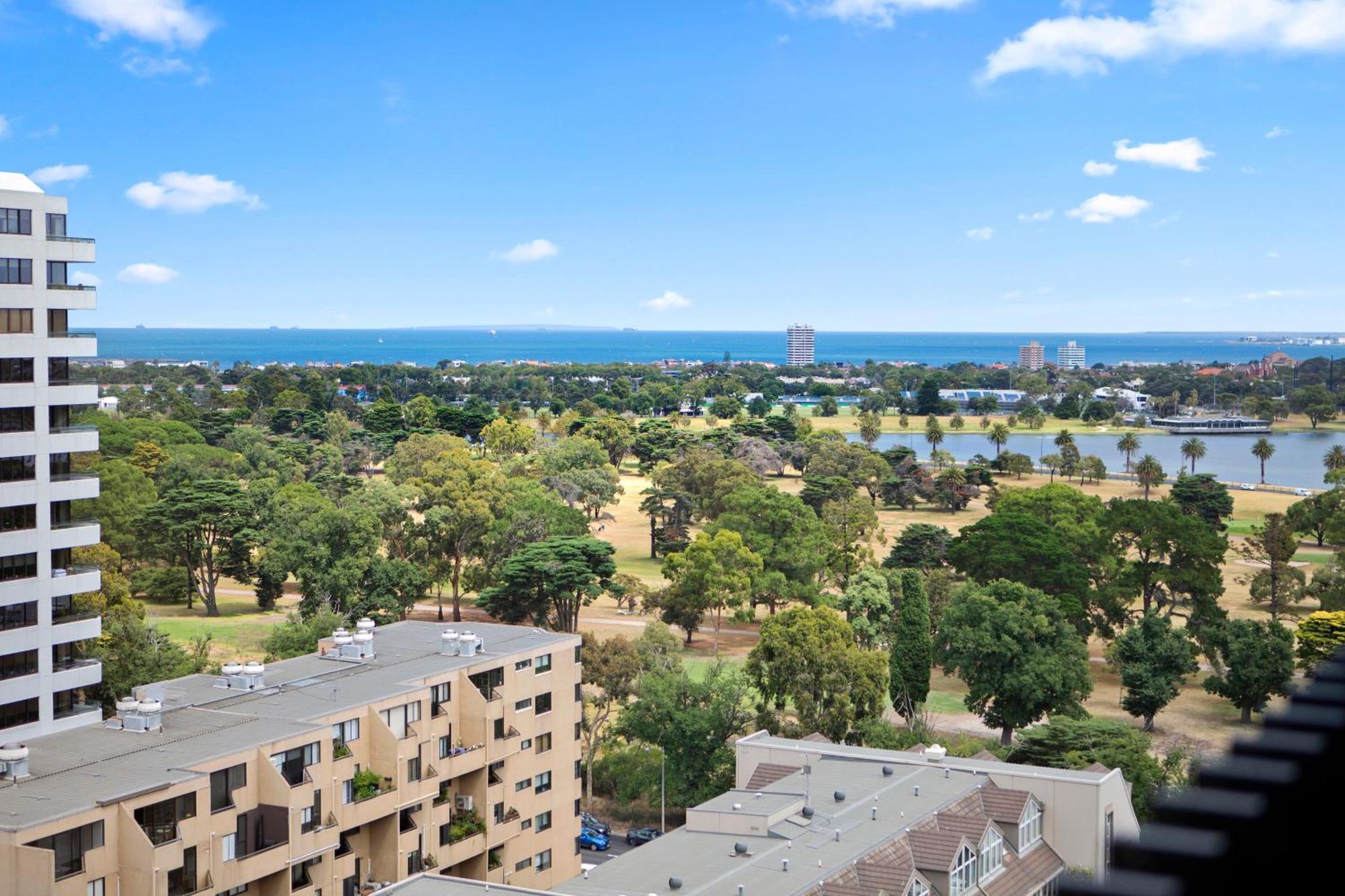 Complete Host Leopold Apartments Melbourne Bagian luar foto