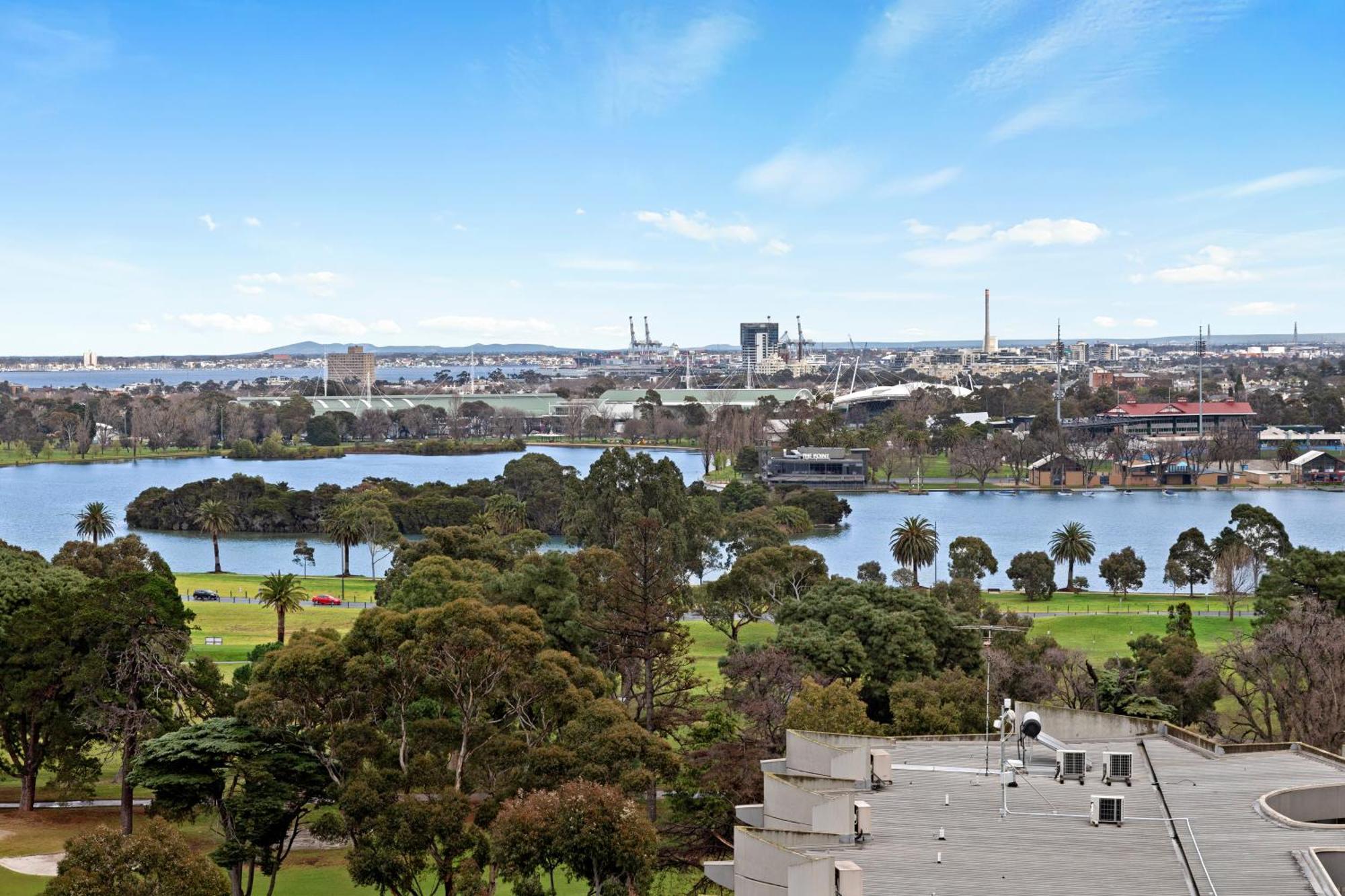 Complete Host Leopold Apartments Melbourne Bagian luar foto